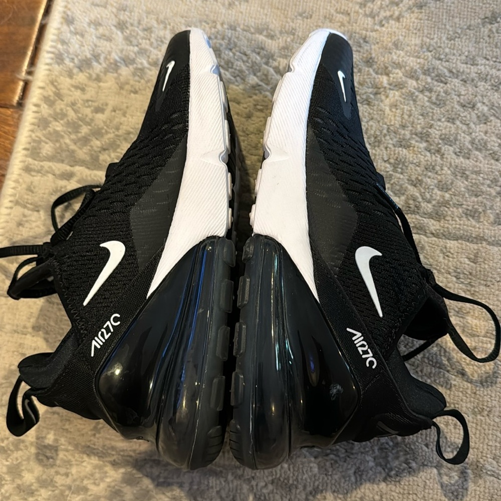 Nike sneakers, great condition. Only worn a few times